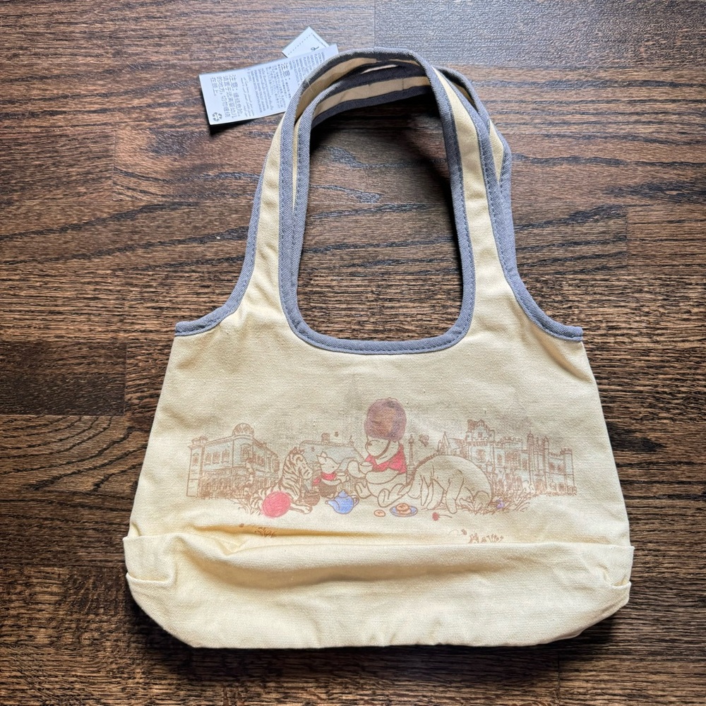 Disney Parks Epcot United Kingdom Winnie the Pooh and Pals Classic Tote Bag NWT